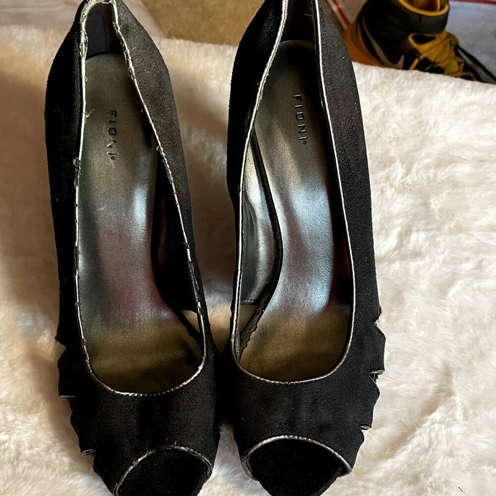 Fioni Size 7.5 Black Soft Peep Toe Heels With Platform shoes